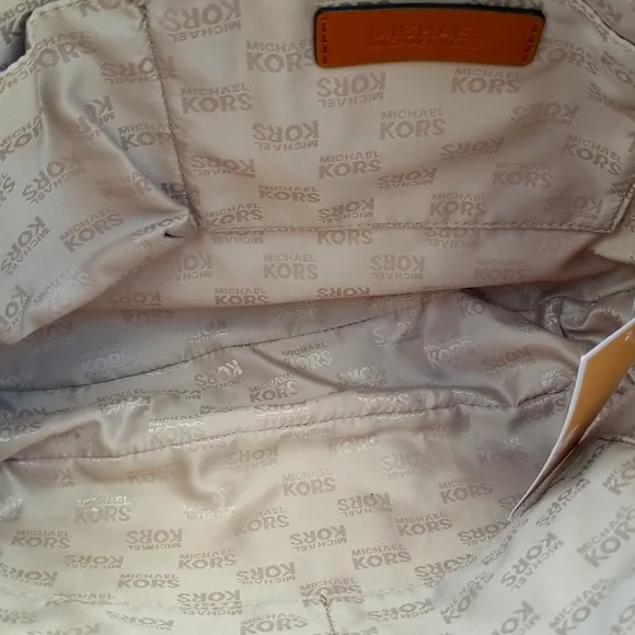 Michael Kors Beige/Brown Signature Coated Canvas and Leather Jet Set Hobo NWT - Picture 7 of 12